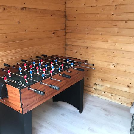 Large 5 Bed House In Scarborough Near The Beach, Large Garden & Hot Tub Dış mekan fotoğraf