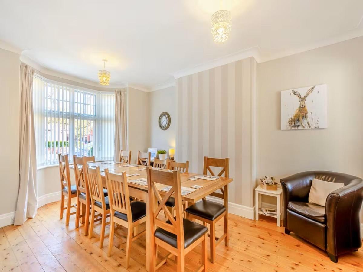 Large 5 Bed House In Scarborough Near The Beach, Large Garden & Hot Tub Dış mekan fotoğraf